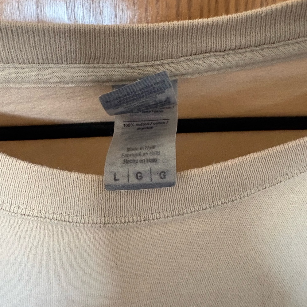 Kentucky Cropped Graphic Tee with Vertical Lettering - Picture 2 of 3